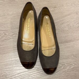 BRUNATE BROWN LEATHER HOUNDSTOOTH ROUND TOE BALLET FLATS, SIZE 38